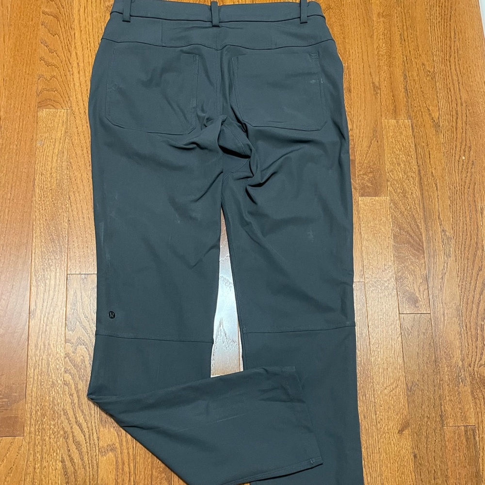 Mens Lululemon dark grey ants. 32 x 34